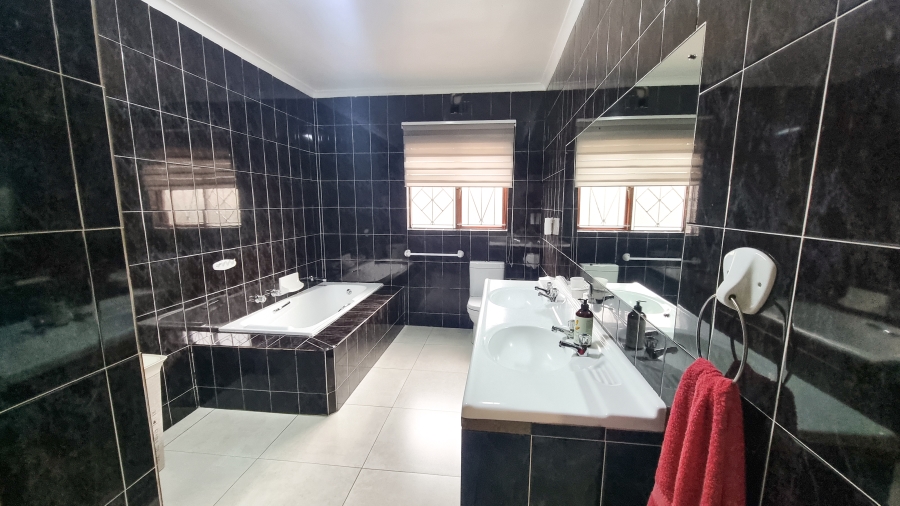 3 Bedroom Property for Sale in Belhar Western Cape